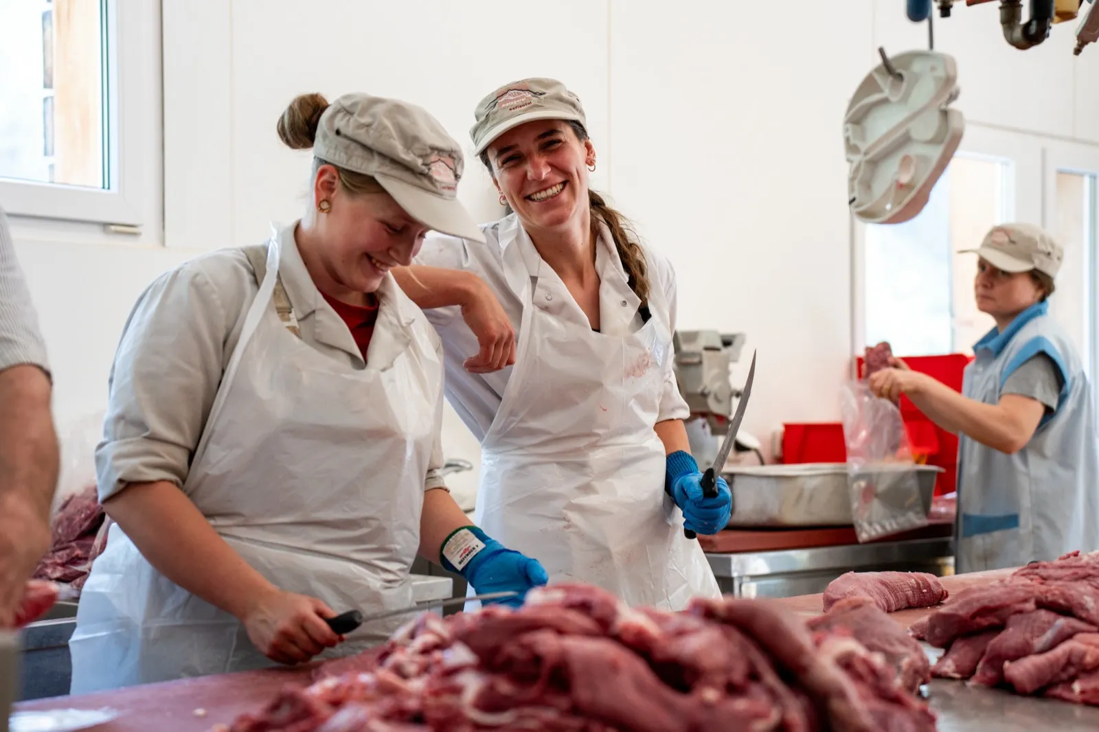 Teamgeist in der Metzgerei